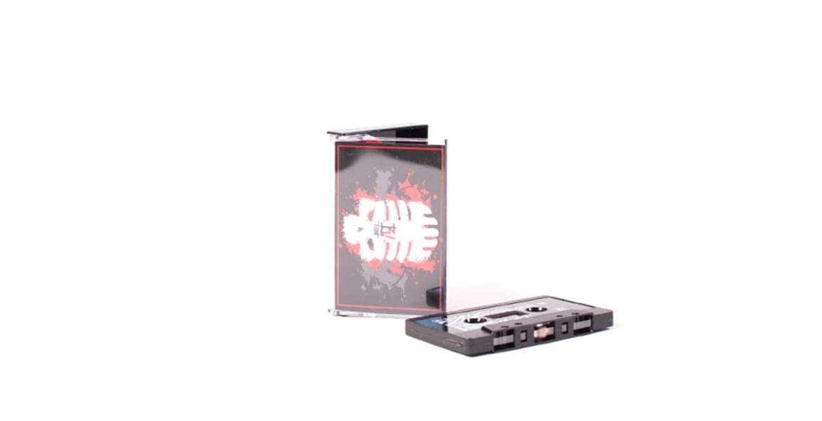 A.i.d.S. Royal, Tape